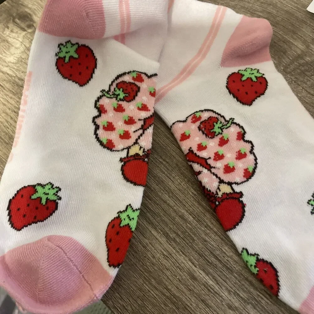 Strawberry Shortcake Quarter Crew Socks Women’s 9-14 1 Pair